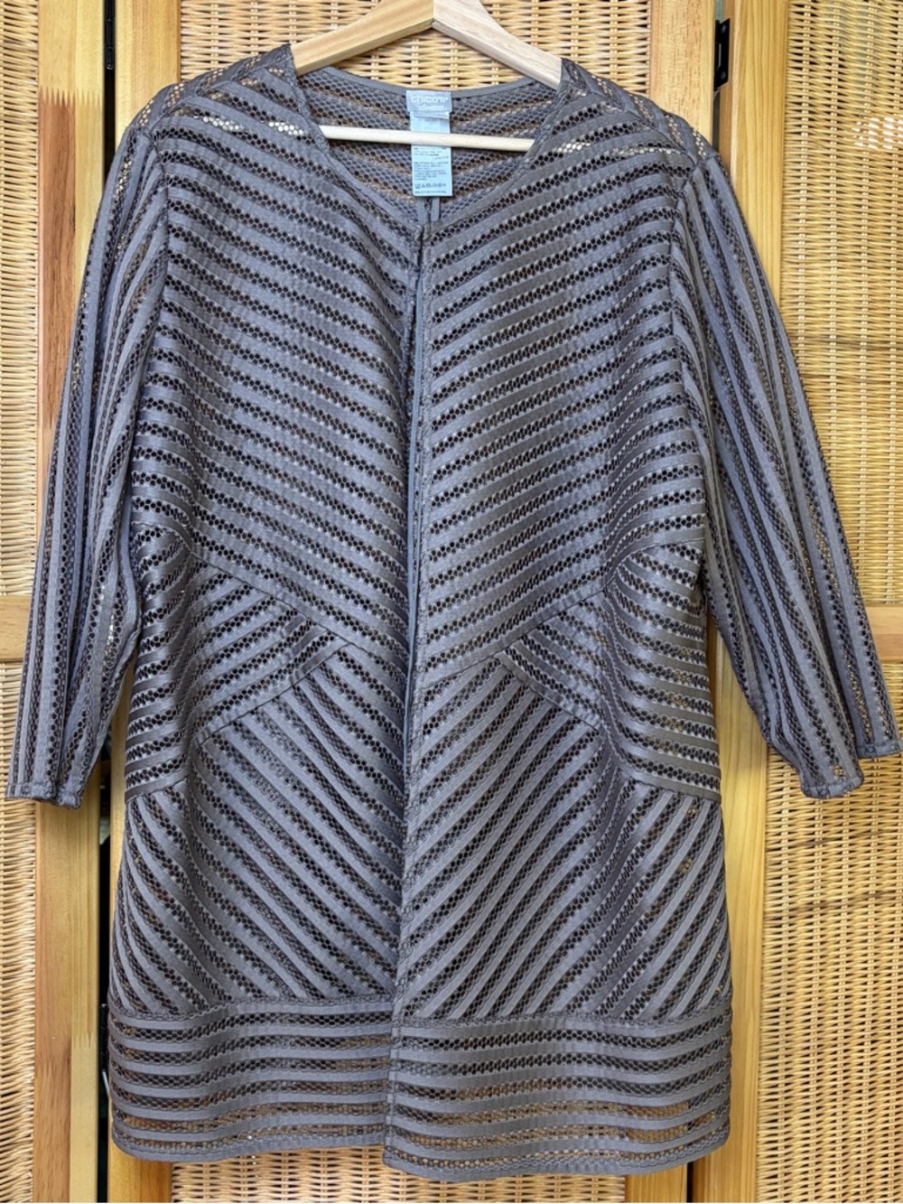 Chico's Travelers Beige Openwork Stripe Cardigan size 16/18 like new! Flattering